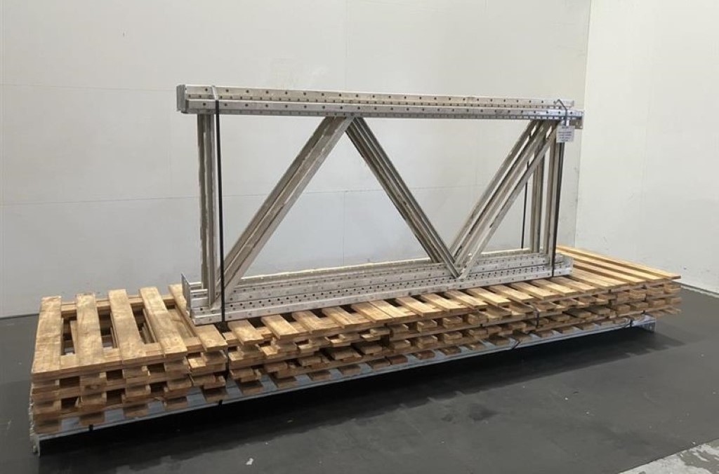 Stow op palletst. L12100, H2500, D1100 (2niv) (240514)