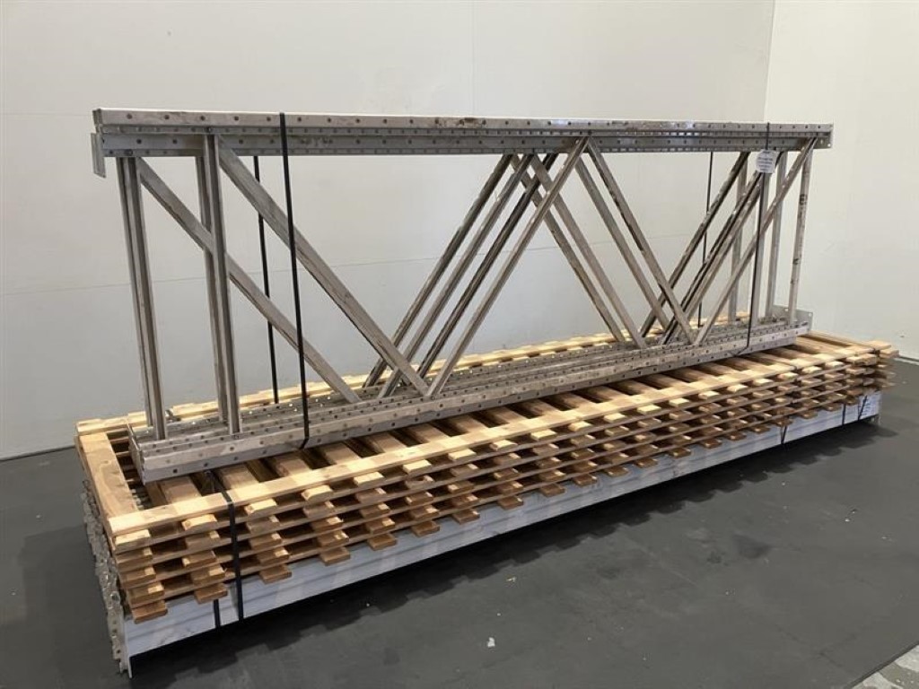 Stow op palletst. L12100, H3400, D1100 (3niv) (240515)